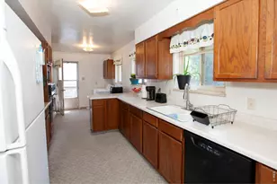 213 W Logan St, Sterling, CO 80751 - Photo 9