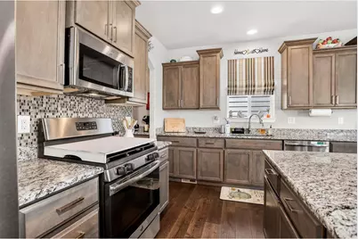 307 McGregor Ln, Johnstown, CO 80534 - Photo 9