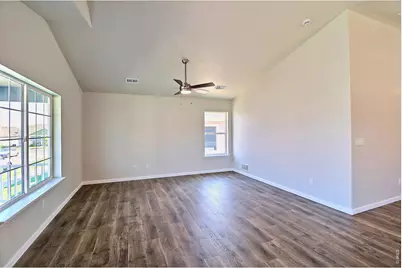 4327 Primrose Ln, Evans, CO 80620 - Photo 9
