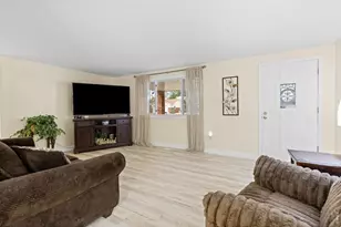 3750 Sheridan Ave, Loveland, CO 80538 - Photo 7