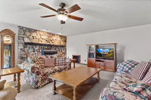 705 S Van Buren Ave, Loveland, CO 80537 - Photo 23