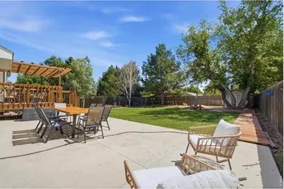 2331 Hampshire Ct, Fort Collins, CO 80526 - Photo 31