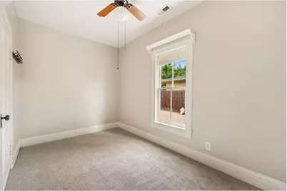 1050 W 8th St, Loveland, CO 80537 - Photo 31