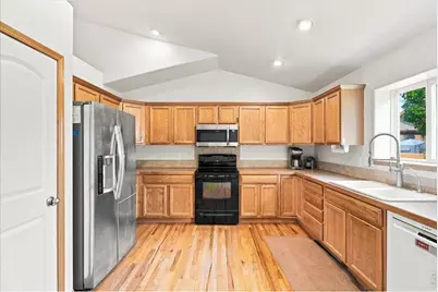2493 Steamboat Springs St, Loveland, CO 80538 - Photo 9