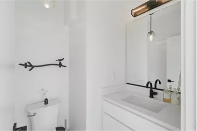 1368 Yates St, Denver, CO 80204 - Photo 9