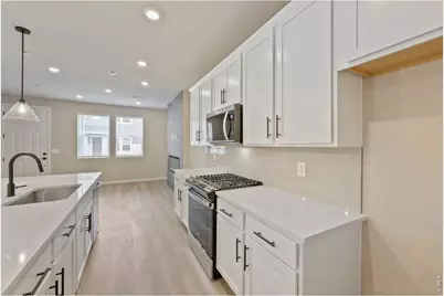 2833 Bear Springs Cir, Longmont, CO 80503 - Photo 11