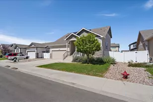 956 Maplebrook Dr, Windsor, CO 80550 - Photo 3