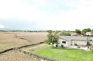 684 26th St SW, Loveland, CO 80537 - Photo 3