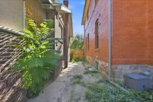 1445 St Paul St, Denver, CO 80206 - Photo 5