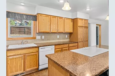 1611 High Dr, Estes Park, CO 80517 - Photo 9