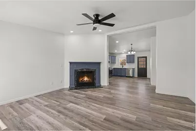 552 S Carriage Dr, Milliken, CO 80543 - Photo 3