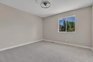 1226 Hunter Ct, Longmont, CO 80501 - Photo 11