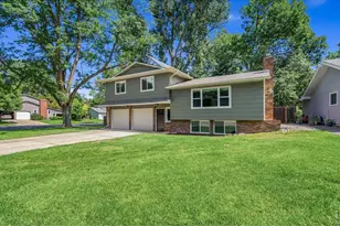 2100 Brookwood Dr, Fort Collins, CO 80525 - Photo 3