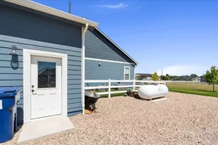 9251 Meadow Farms Dr, Milliken, CO 80543 - Photo 41