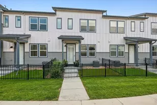 2865 Bear Spgs Cir, Longmont, CO 80503 - Photo 1