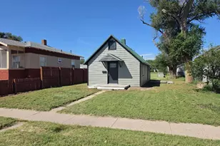 425 N 3rd Ave, Sterling, CO 80751 - Photo 1