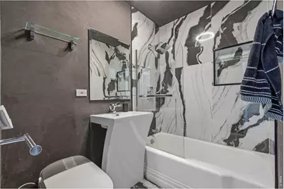 1309 Florence St, Aurora, CO 80010 - Photo 11