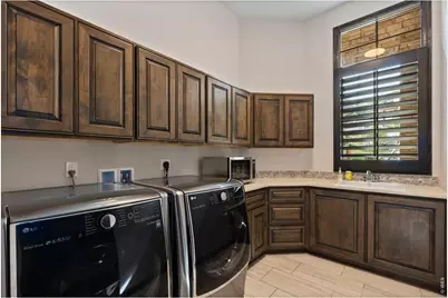 8122 Raphael Ln, Littleton, CO 80125 - Photo 23