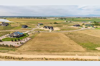 32791 Eagleview Dr, Greeley, CO 80631 - Photo 3