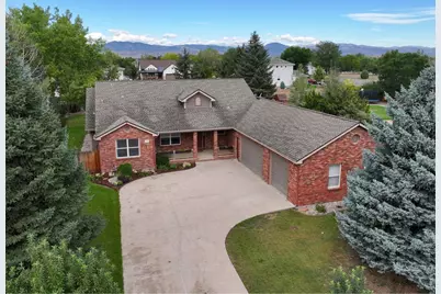 2029 Breckenridge Dr, Berthoud, CO 80513 - Photo 1