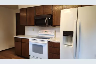 521 W 33rd St, Loveland, CO 80538 - Photo 9