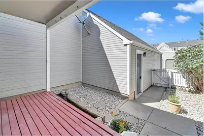 2202 Sunridge Cir, Broomfield, CO 80020 - Photo 3