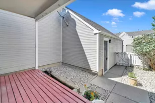 2202 Sunridge Cir, Broomfield, CO 80020 - Photo 3