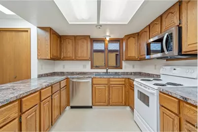 1530 W 28th St, Loveland, CO 80538 - Photo 9