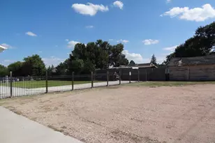 340 N Phelan Ave, Holyoke, CO 80734 - Photo 5