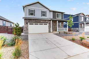 27671 E Byers Ave, Aurora, CO 80018 - Photo 3