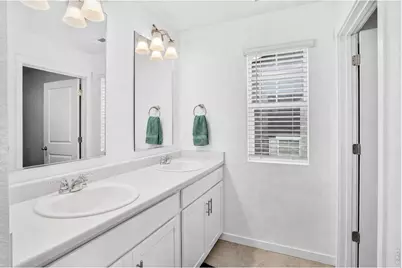 27671 E Byers Ave, Aurora, CO 80018 - Photo 27