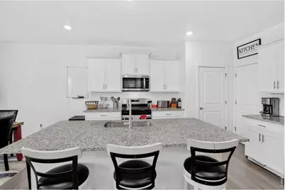 27671 E Byers Ave, Aurora, CO 80018 - Photo 11
