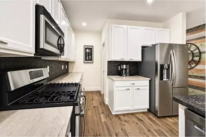 1421 Rustic Dr, Longmont, CO 80504 - Photo 9