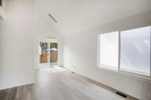 1009 Townley Cir, Longmont, CO 80501 - Photo 9
