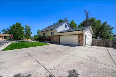 1201 Spruce Ave, Longmont, CO 80501 - Photo 3