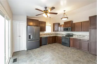310 E 28th St Ln, Greeley, CO 80631 - Photo 5
