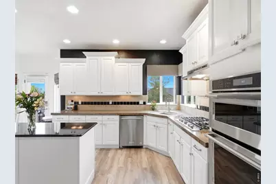 1418 Falcon Pl, Erie, CO 80516 - Photo 9