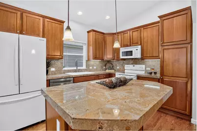 1636 Metropolitan Dr, Longmont, CO 80504 - Photo 3