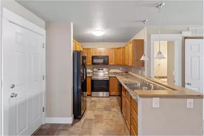 1928 Ravenview Rd, Fort Collins, CO 80521 - Photo 7