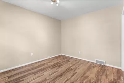 2060 Bennington Cir, Fort Collins, CO 80526 - Photo 9