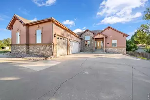 48 Bachar Dr, Fort Morgan, CO 80701 - Photo 3