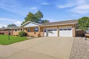 2011 Abeyta Ct, Loveland, CO 80538 - Photo 3