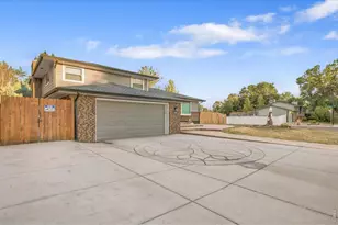 2502 Courtney Dr, Loveland, CO 80537 - Photo 3