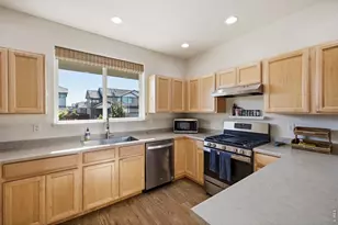1662 Thrive Dr, Windsor, CO 80550 - Photo 11