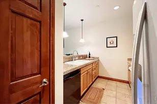 801 Lakepoint Dr, Frisco, CO 80443 - Photo 17