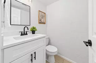 1562 S Spruce St, Denver, CO 80231 - Photo 9