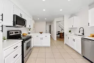 1562 S Spruce St, Denver, CO 80231 - Photo 7