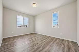 24377 E River Front Dr, Aurora, CO 80019 - Photo 5