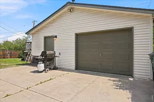 986 E 114th Pl, Northglenn, CO 80233 - Photo 5