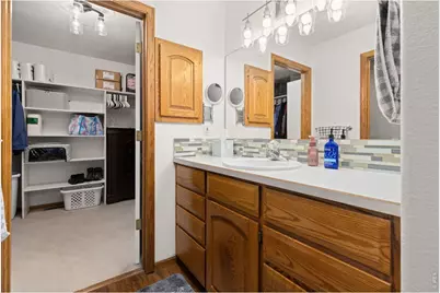 910 N 4th St, Johnstown, CO 80534 - Photo 17